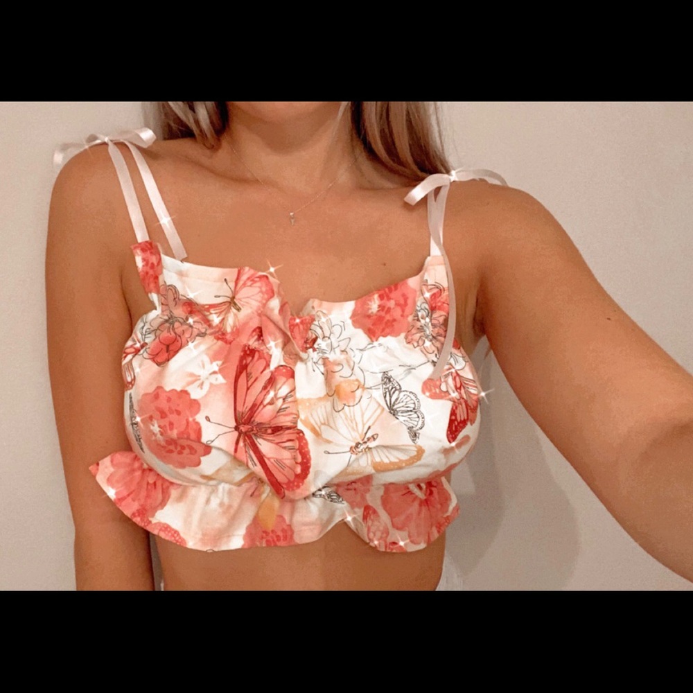 Red Butterfly Ruffled Tie Top🦋